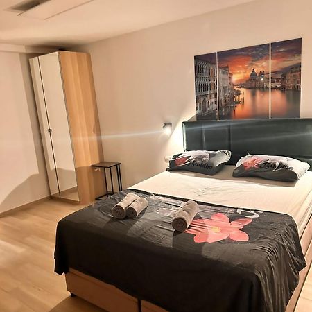 Old City Inn *** Pula Ngoại thất bức ảnh