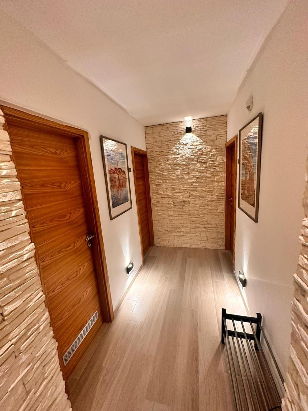 Old City Inn *** Pula Ngoại thất bức ảnh