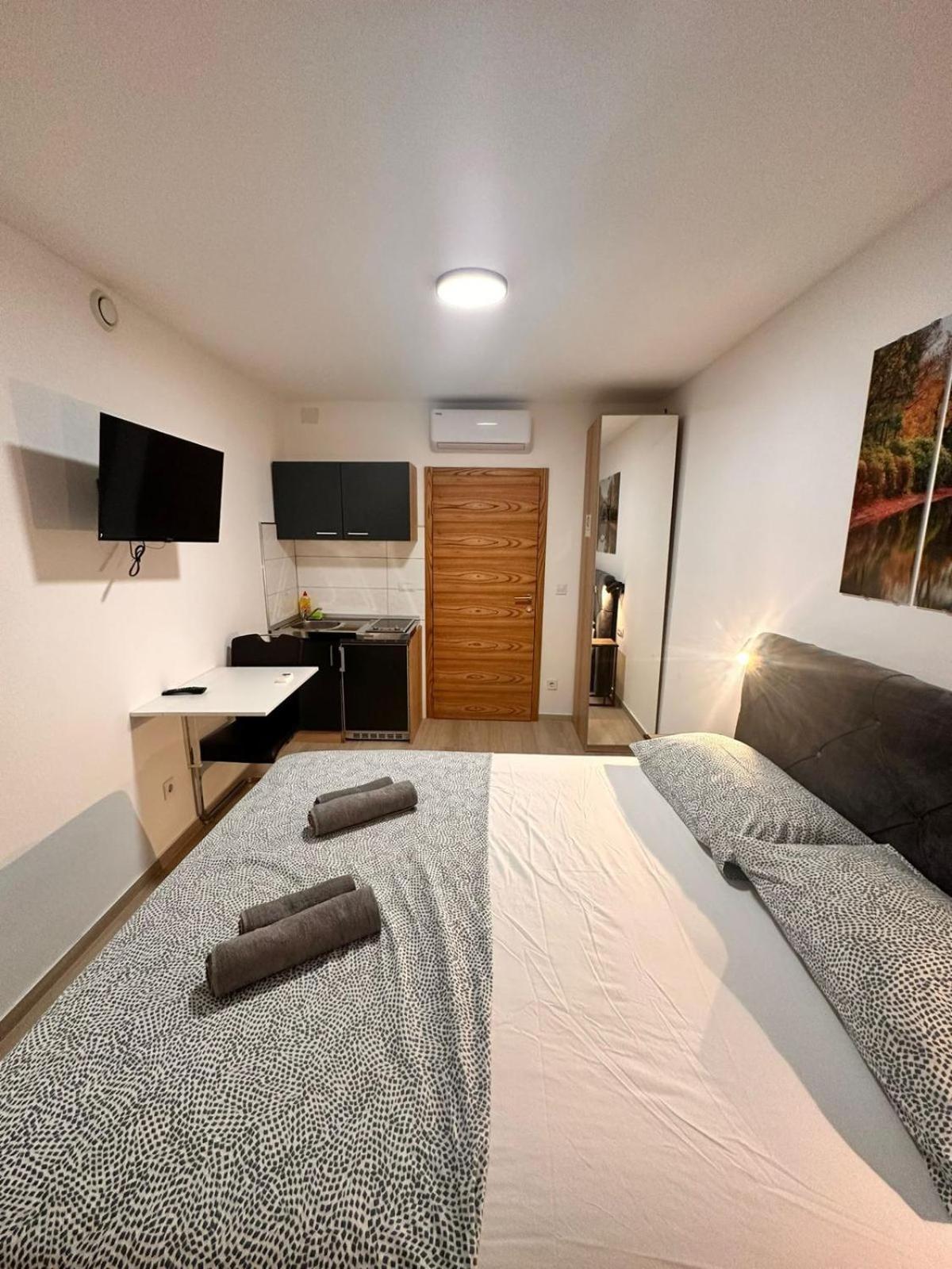 Old City Inn *** Pula Ngoại thất bức ảnh