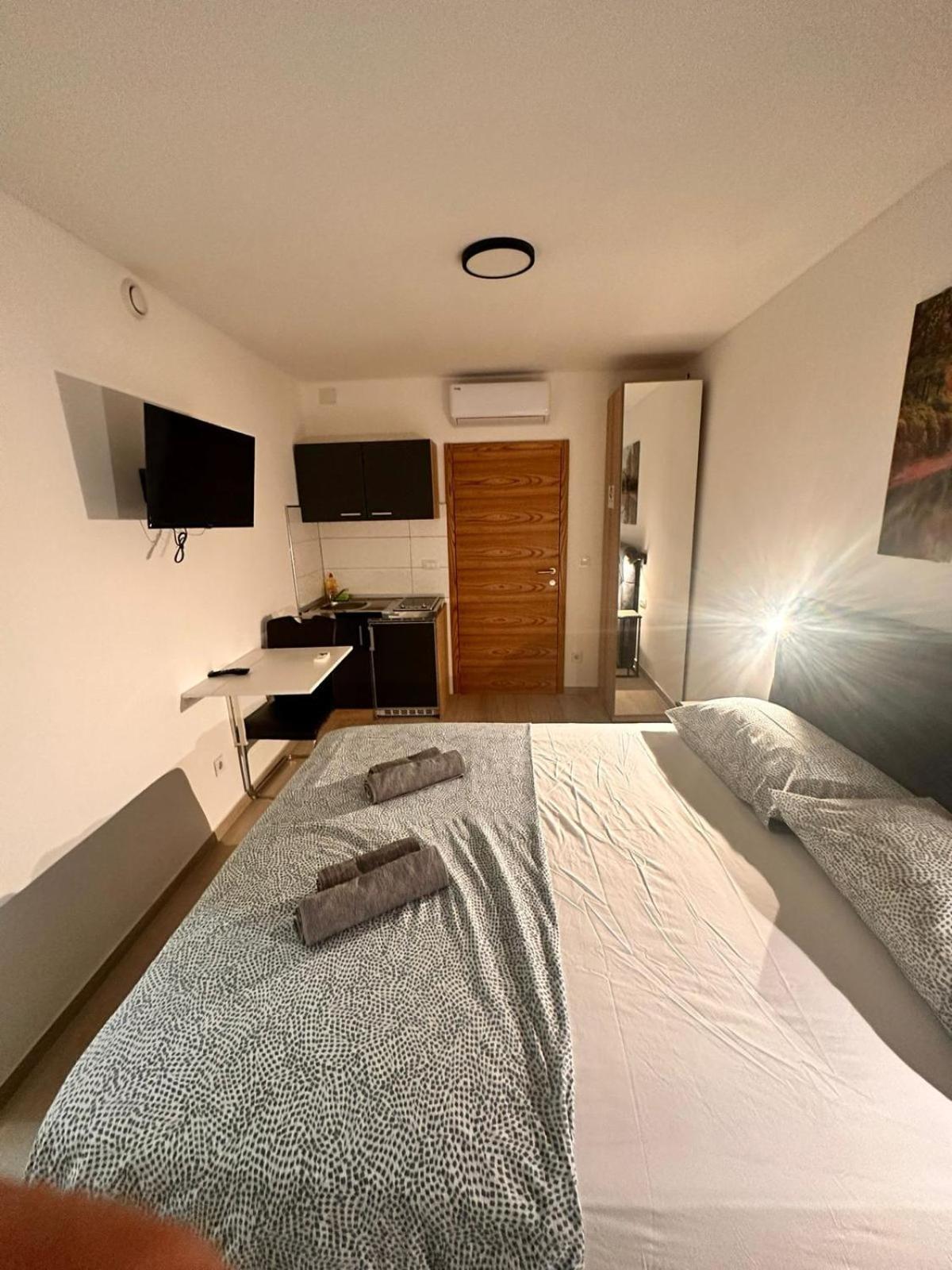 Old City Inn *** Pula Ngoại thất bức ảnh